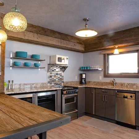 Vintage Block Inn & Suites Okoboji Eksteriør billede