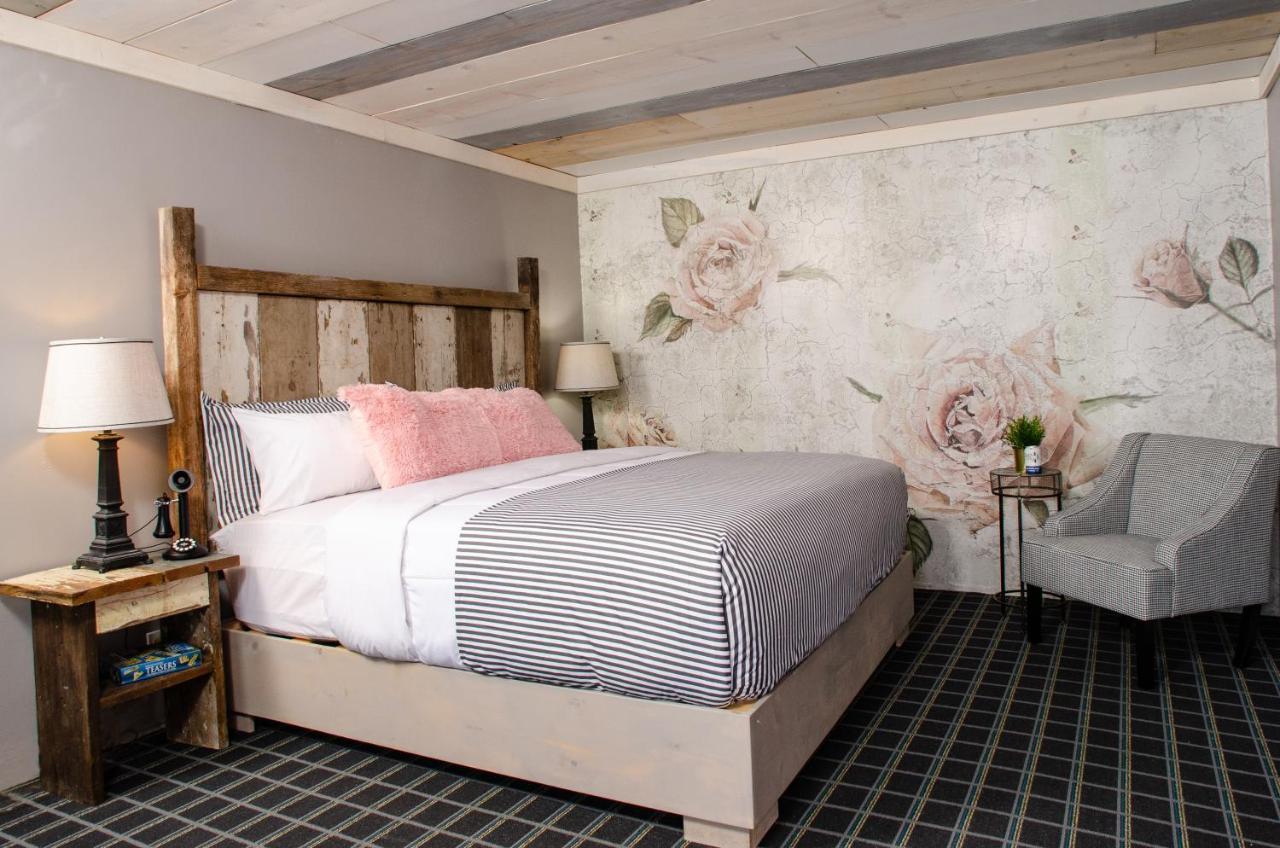 Vintage Block Inn & Suites Okoboji Eksteriør billede